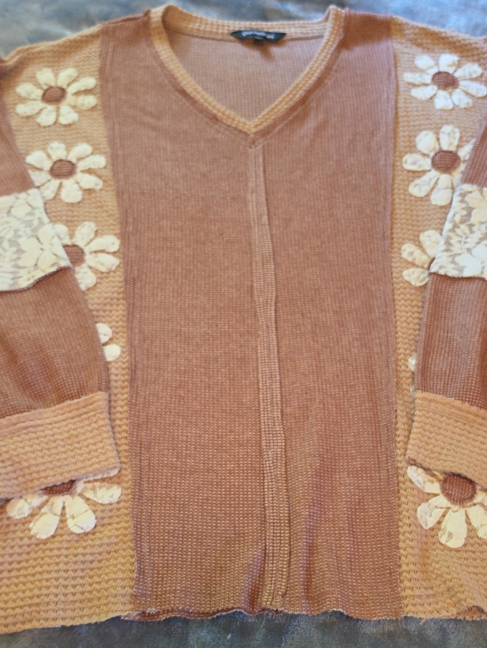Vintage-Inspired Brown Flower Applique V-Neck Sweater